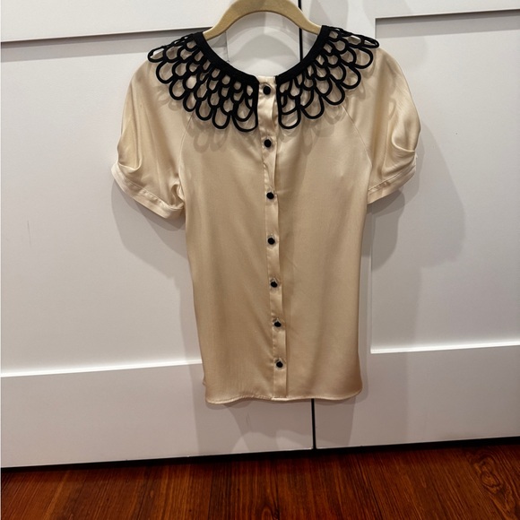 Milly Cream Blouse with Black Scalloped Neckline - Picture 2 of 5